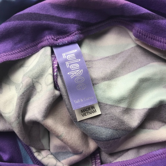 Lularoe Disney Retro Minnie Mouse TC Leggings - Picture 3 of 6